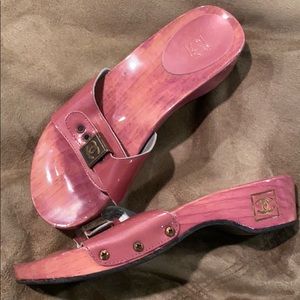 Channel slide clogs